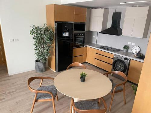 Amazing 2bed Apartment In Lake View Residence - Tap to explore photos
