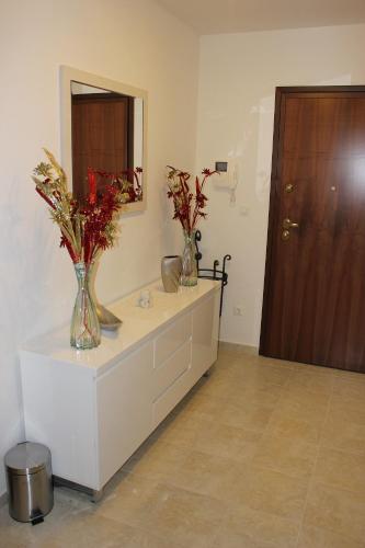 Deluxe Apartment Romana Top Centar with Balcony - image 10