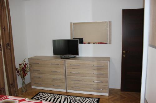 Deluxe Apartment Romana Top Centar with Balcony - image 9
