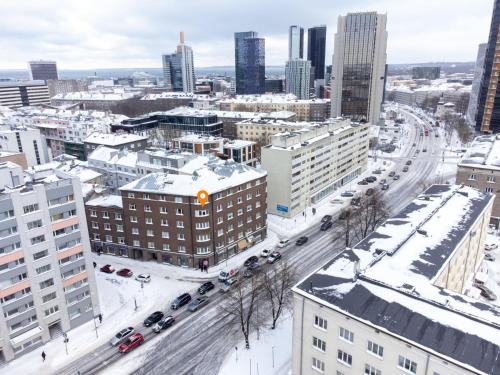 Sleeps 10 City Center Penthouse op US Embassy, Tallinn (photo 2)