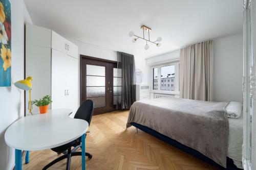 Sleeps 10 City Center Penthouse op US Embassy, Tallinn (photo 5)