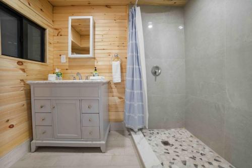 Beach View Room Barnacle bed and breakfast Deers Front Beach Suite in Big Pine Key, USA