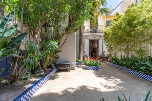 Luxury villa next to the beach in คาเนดเดมาร์