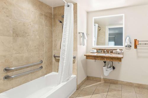 Best Western Chula Vista/Otay Valley Hotel - image 7