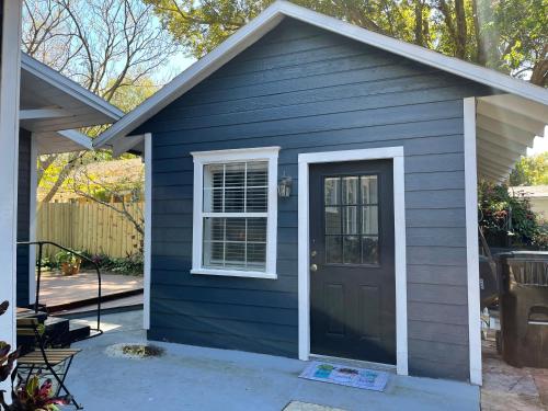 View, Lovely Spacious Guesthouse in Mills 50 District in Orlando East
