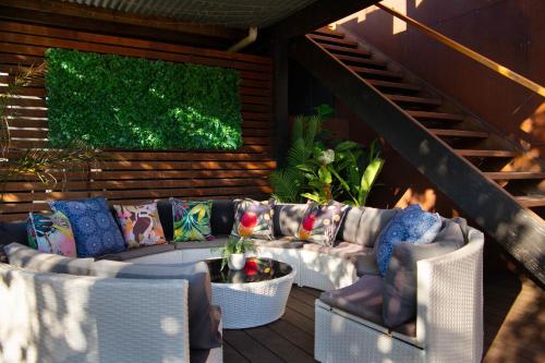 Balcony/terrace, Away - 4 bedroom 2 bathroom family home in Daylesford and Macedon Ranges