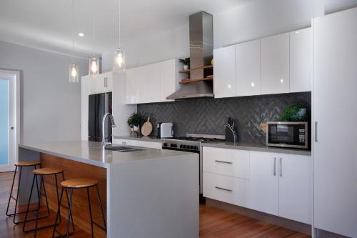 Facilities, Away - 4 bedroom 2 bathroom family home in Daylesford and Macedon Ranges