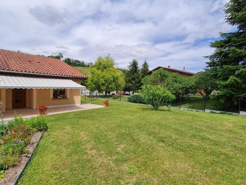 Gîte charmant à Naives-Rosières : 4 pers., grand terrain fleuri, proche Bar-le-Duc - FR-1-585-51 (Gite charmant a Naives-Rosieres : 4 pers., grand terrain fleuri, proche Bar-le-Duc - FR-1-585-51) in Laxou