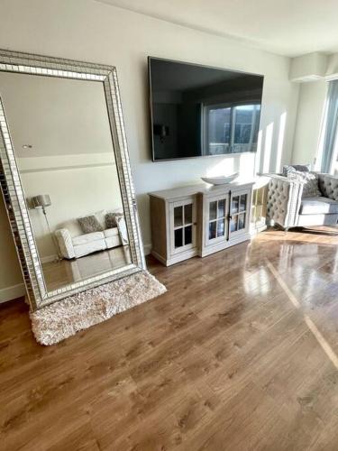 Marina Club - Amazing 1 Bed Oasis in Venice in Los Angeles, USA