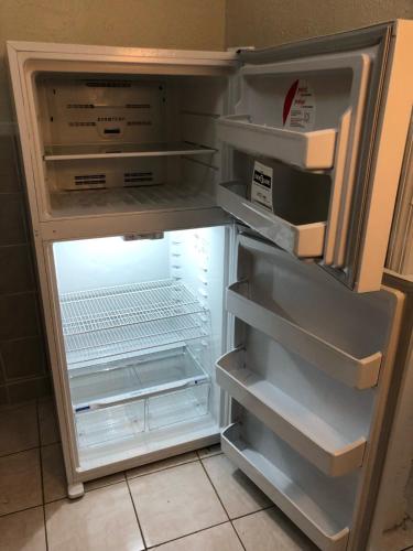 Private 1-bedroom apartment, 15 minutes to New York City in Union City, USA