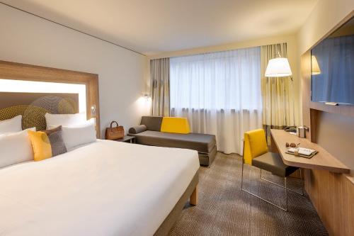 room detail thumbnail 1