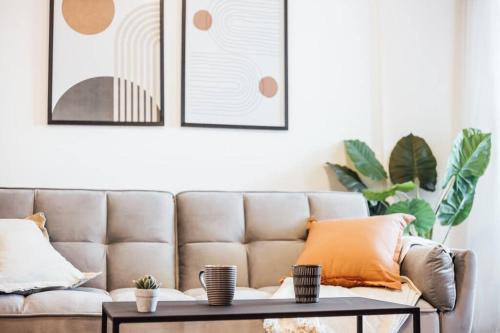 One-Bedroom Apartment image 6