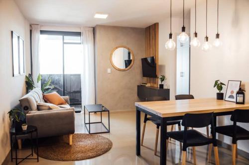 One-Bedroom Apartment image 1