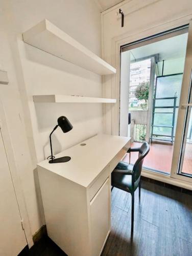 Studio Calme dans le Centre avec Parking Gratuit Studio Calme dans le Centre avec Parking Gratuit