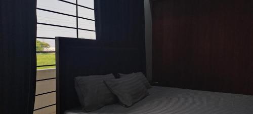 Motorway Bed and Breakfast - image 7