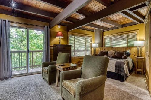Gatlinburg Views A Unique Cabin Mountain Views Expansive Decks Adjacent To Gatlinburg & Ski Lodge cabin - image 2