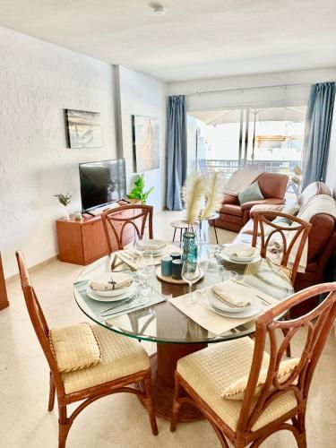Luxe Appartement in de jachthaven van Benalmadena, provincie Malaga, Costa del Sol in Torremuelle