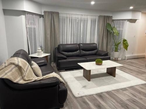 3 bedroom home for family Near Guildford in Surrey, Canada