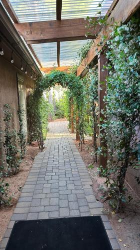 Lantern Light Inn - Romantic Getaway - image 6