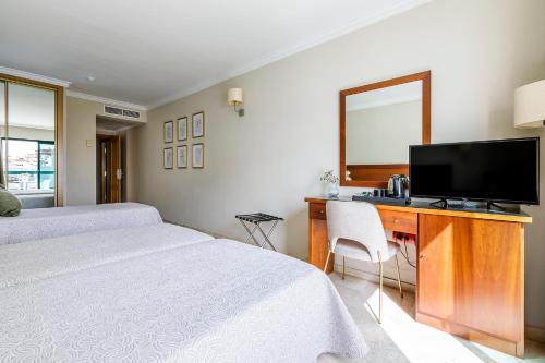 Hotel Torremar - Mares - image 3