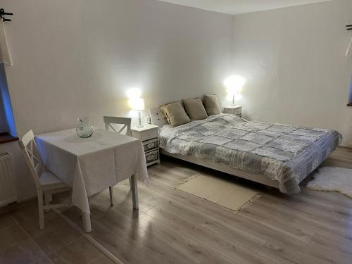 1 queen bed