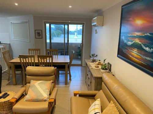 Inverloch Cabins & Apartments