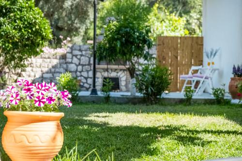 Villa prolithia 1 Villa prolithia 1