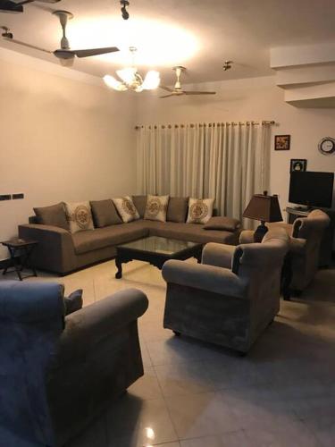 Cheerful Ground 2 beds villa with porch & lawn - image 10