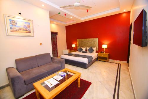 Executive Triple Room image 9