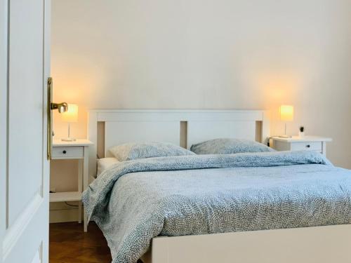 Chic & Spacious Getaway in Nice - 10min to Beach, Nice (photo 4)