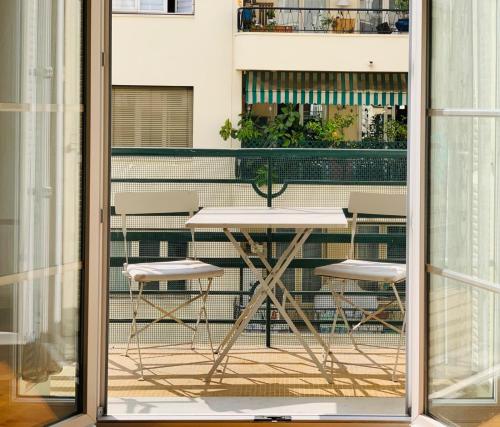 Chic & Spacious Getaway in Nice - 10min to Beach, Nice (photo 9)