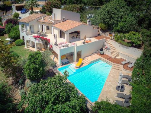 FRGK Dream Villa with Sea View Overlooking Cap d'Antibes Pool Ultra-Fast Wi-Fi - Location, gîte - Vallauris