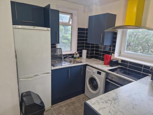A Lovely two bedrooms flat 4