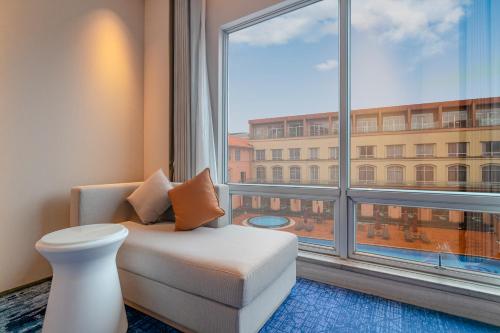 Deluxe Twin Room image 2
