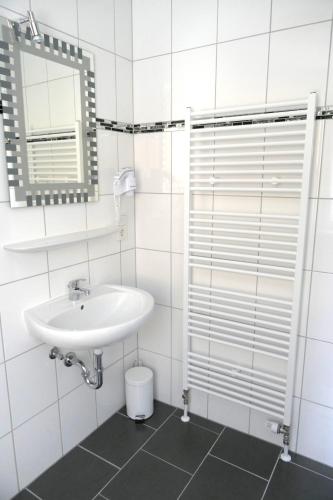 Badkamer, Hotel Briedeler Haus in Briedel