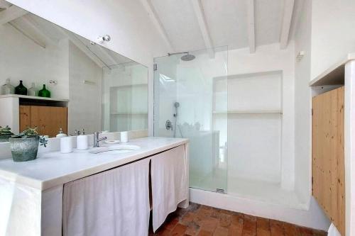 Casa Típica com Pátio e Tanque