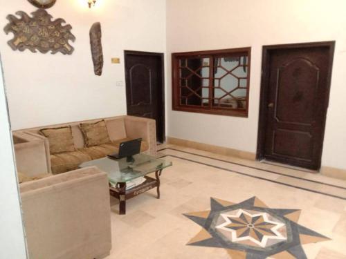 The Royal Palace Guest House - Photo 4