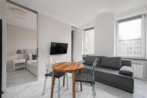 Chmielna Downtown Apartment - Tap to explore photos
