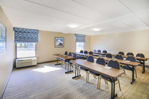 福尔里弗/西港汉普顿酒店 福尔里弗/西港汉普顿酒店