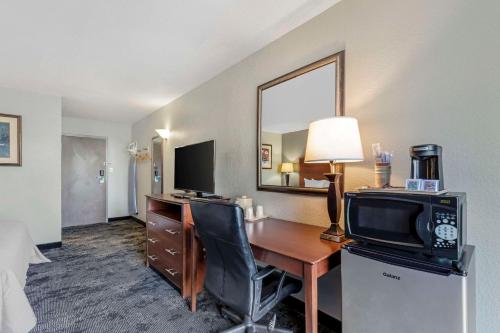 Quality Inn Downtown Stuart - image 9