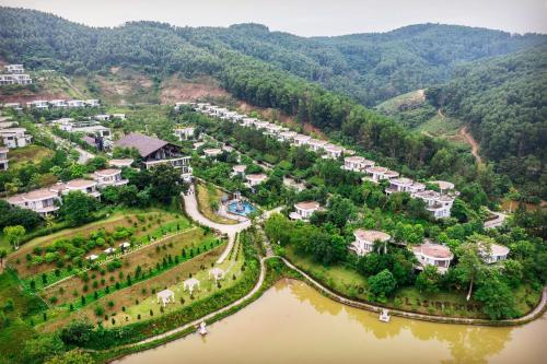 Ivory Villas & Resort - Villa view hồ Lake View - image 2