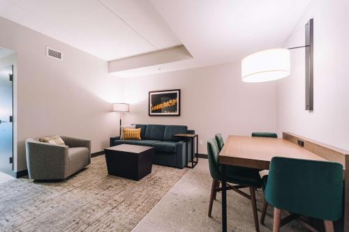 Embassy Suites By Hilton Gatlinburg Resort