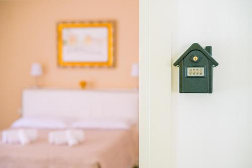 Deluxe Double Room with Balcony image 8