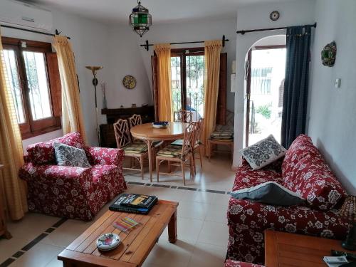 Two-Bedroom House image 4
