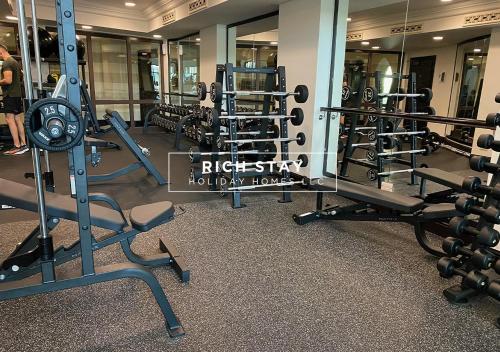 Upgraded 1BR in Downtown with Burj Khalifa View - image 14