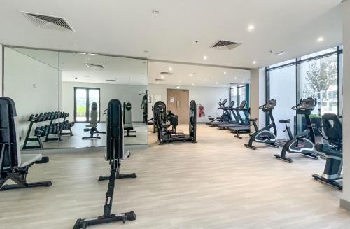 Elite LUX Holiday Homes - Modern Marvel – Sleek Studio in Azizi Riviera - main image