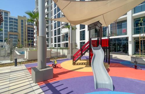 Elite LUX Holiday Homes - Modern Marvel – Sleek Studio in Azizi Riviera - image 10