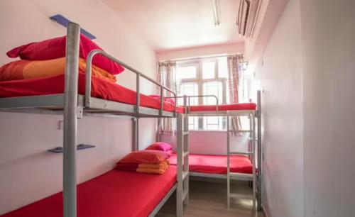 room detail thumbnail 2