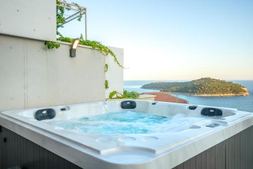 RAGUSA VIEWPOINT by DubrovnikView