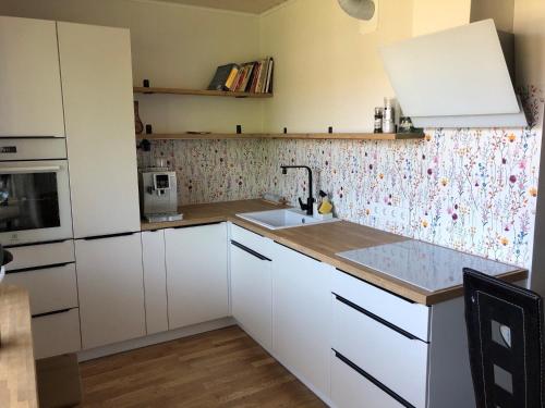 Kitchen, Marientali in Kudjape